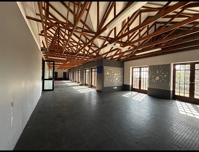 186M² OFFICE TO LET IN PARKMORE